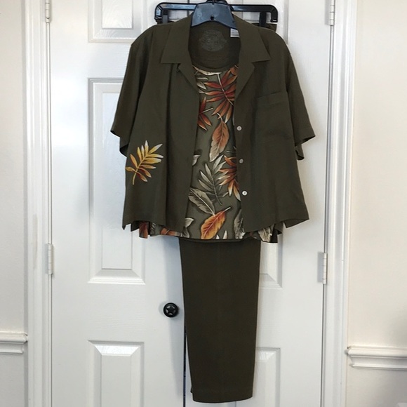 Silk Fully lined Olive Color Pants w/ Reversible Tank & Jacket - Picture 1 of 12